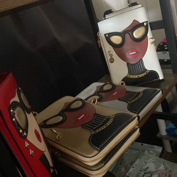 Cute Big Glasses Face Clutch Purse‎ - Picture 1 of 12